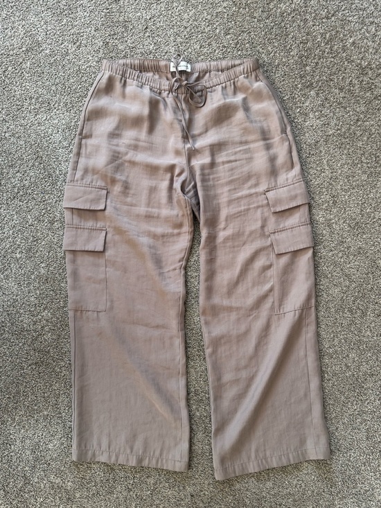 Abercrombie & Fitch Pants - Abercrombie & Fitch Neutral Taupe Wide-Leg Cargo Pants Size M